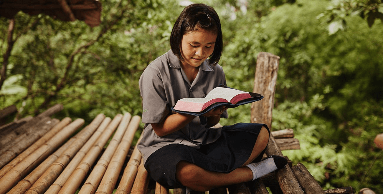 How to accept Jesus in your life - Christian Faith Guide